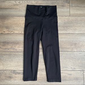 NUX Seamless Black Cropped Compression Leggings Sz S